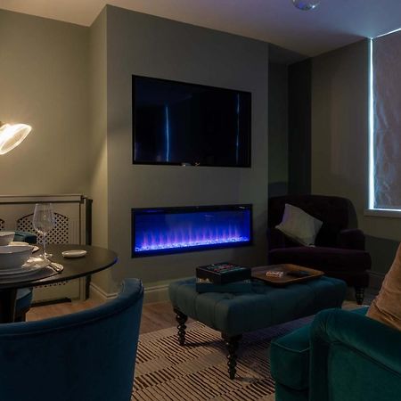 Beautiful Modern 1 Bedroom Apartment, City Centre Bath Luaran gambar