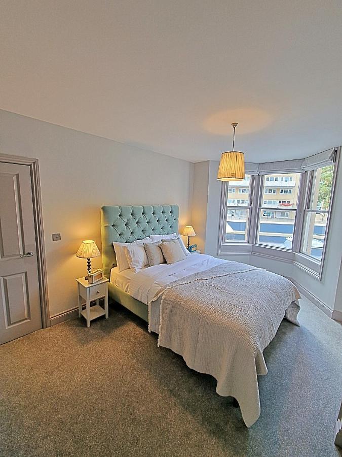 Beautiful Modern 1 Bedroom Apartment, City Centre Bath Luaran gambar