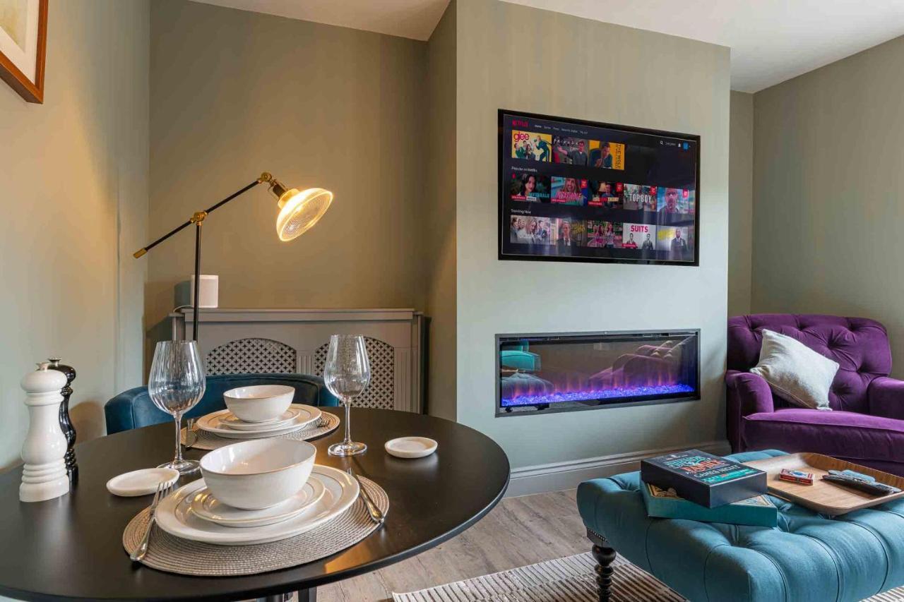 Beautiful Modern 1 Bedroom Apartment, City Centre Bath Luaran gambar