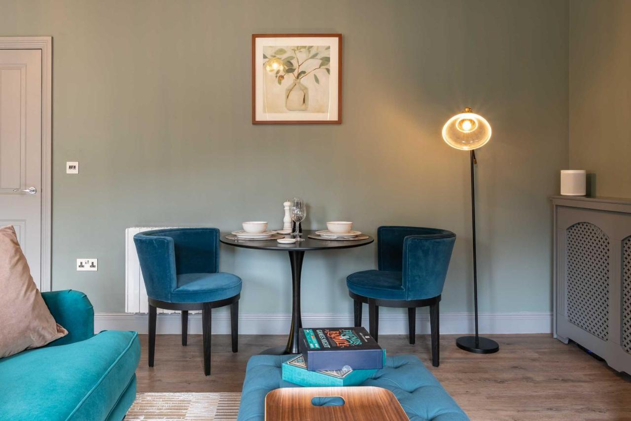 Beautiful Modern 1 Bedroom Apartment, City Centre Bath Luaran gambar